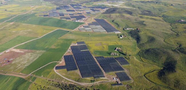 Endesa y Masdar completan su acuerdo por 446 MW Endesa y Masdar completan su acuerdo por 446 MW