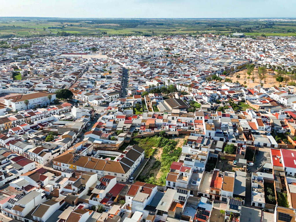 aiko Comunidad Solar Pueblo Verde Almonte_AIKO AIKO